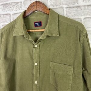 UNTUCKit Green Casual Button Down Shirt for Relaxed Elegance